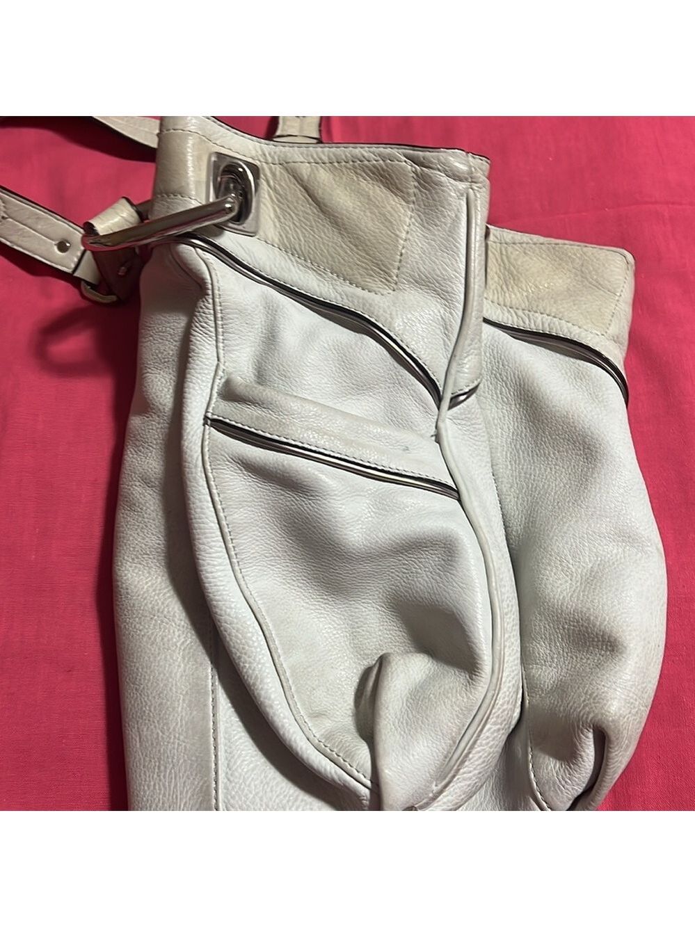B MAKOWSKY Elegant Cream Leather Tote Bag. Animal print lining - Picture 7 of 10
